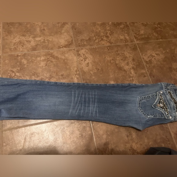 I am selling size 31 MISS ME jeans bootcut only been worn a couple of times - Picture 2 of 4